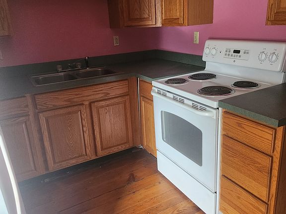 3rd image of 135 W Main St #18093326