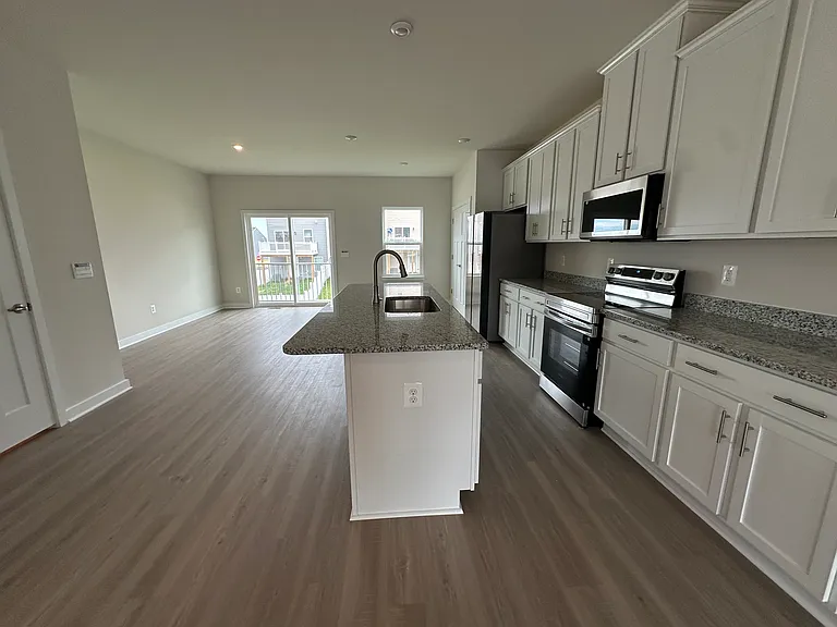 212 Huntwellwest Blvd — Photo 16