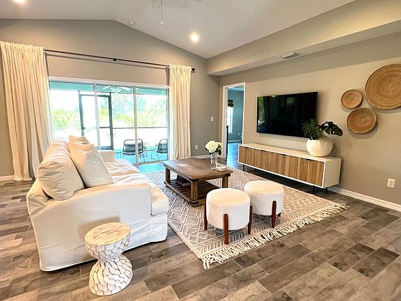 3rd image of 13480 Trascoro Ln
