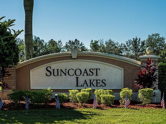 3rd image of 2743 Suncoast Lakes Blvd