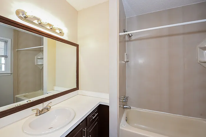 228 Chadford Rd — Photo 8
