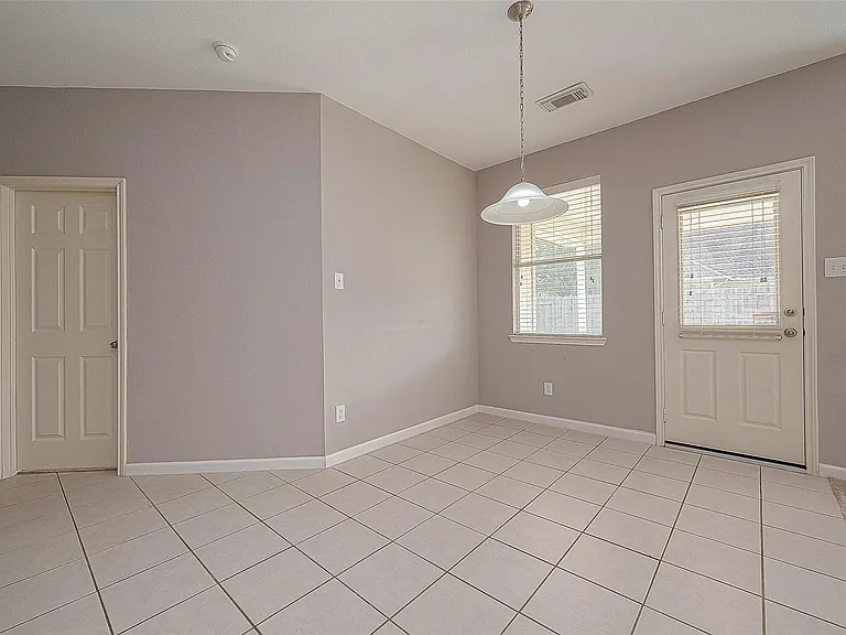 5203 Heatherdawn Ct — Photo 13