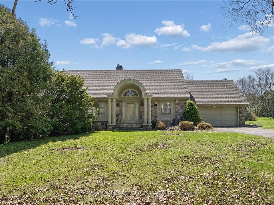 1st image of 525 Myrtle Rd W