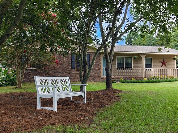 3rd image of 22 Sommerset Dr