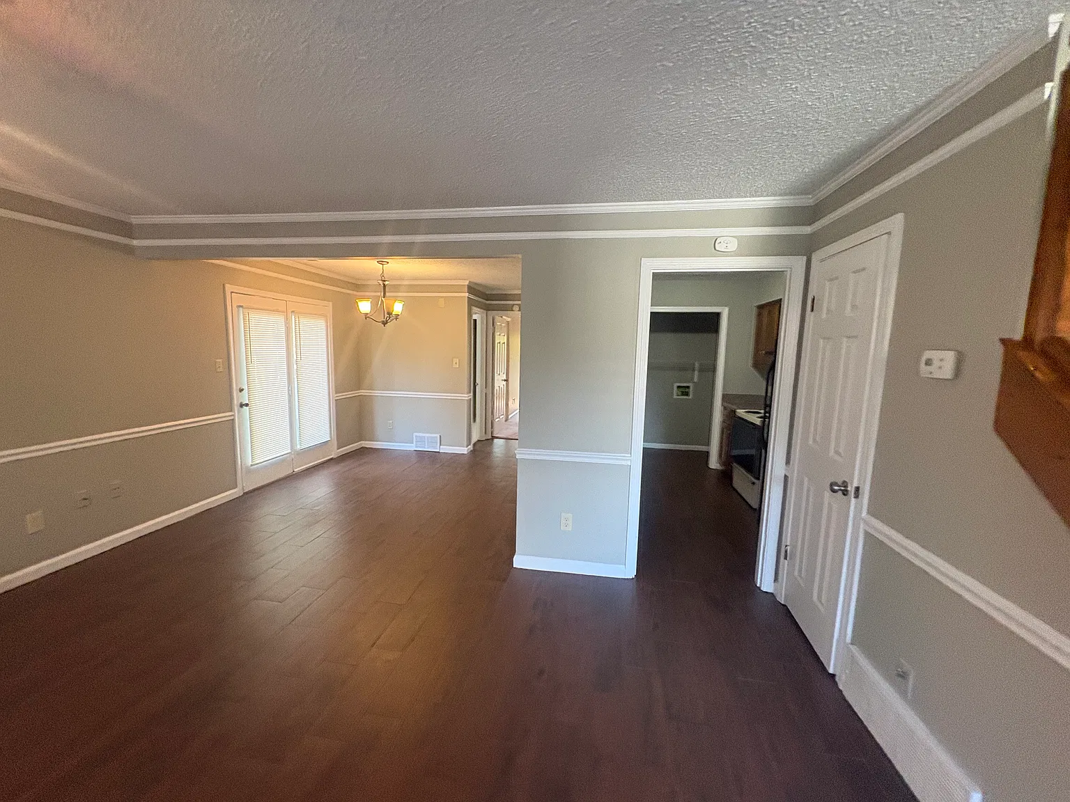Charming 2-Bedroom, 2-Bathroom Town Home! — Photo 3