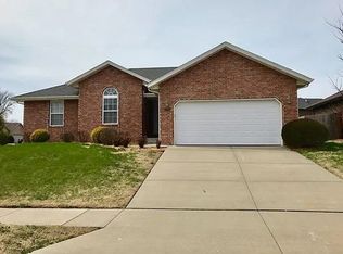 1095 Blackwood Rd, Springfield, MO 65802