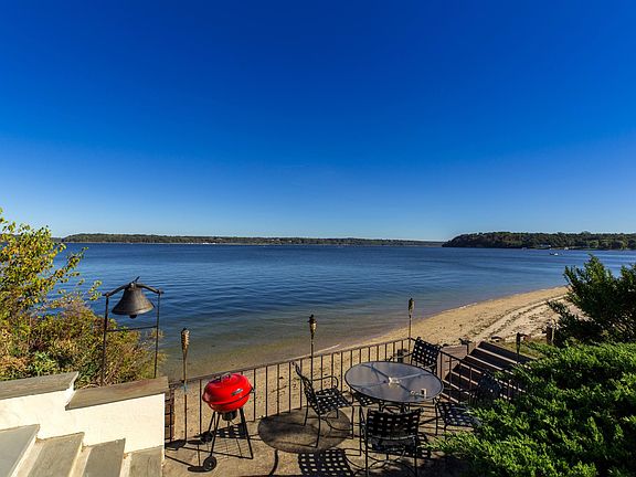 5th image of 325 Seawanhaka Yacht Club Rd