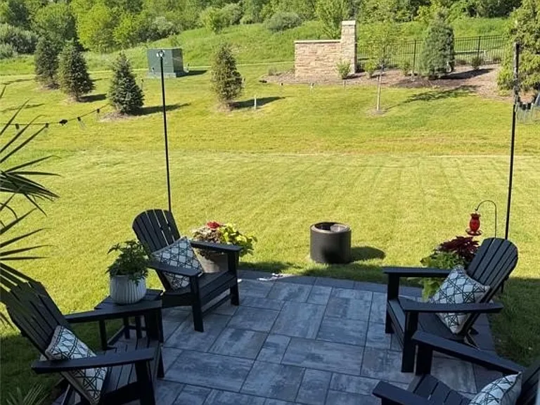 4881 Marquette Dr — Photo 2