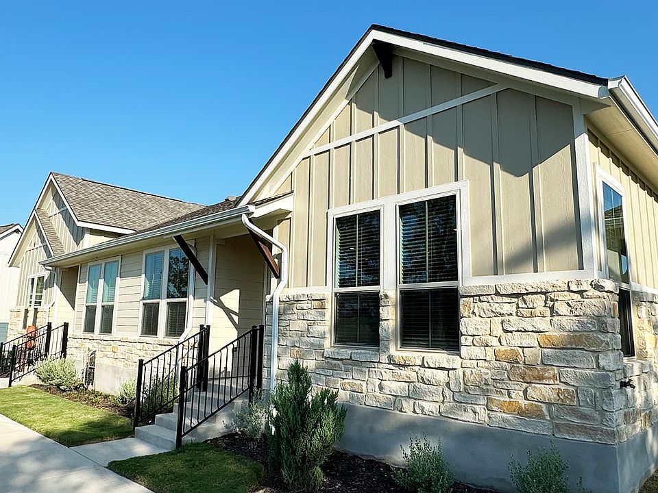 131 Stewart Drive Unit 101 Front Exterior