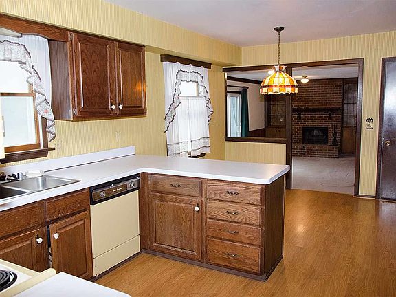 5th image of 2988 Lone Oak Dr