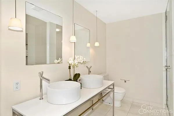 Rented by City Connections Realty | media 5