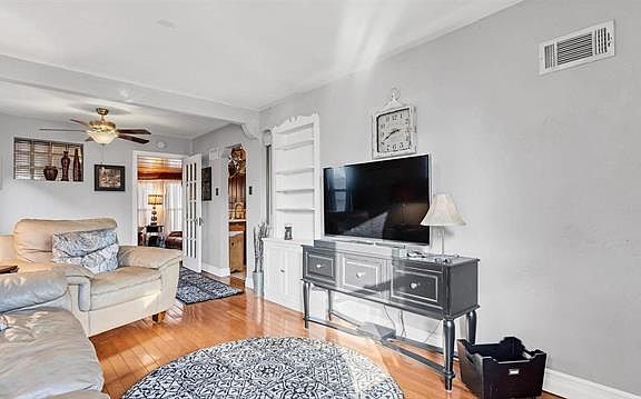5th image of 9853 Vasel Dr