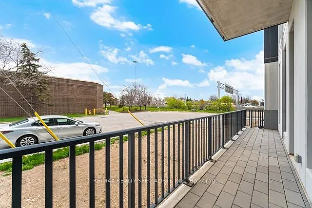 1333 Weber St E #103 — Photo 36