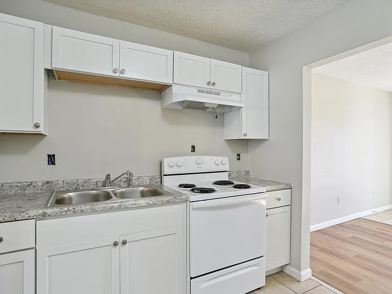 2206 Dale Dr #4 — Photo 9