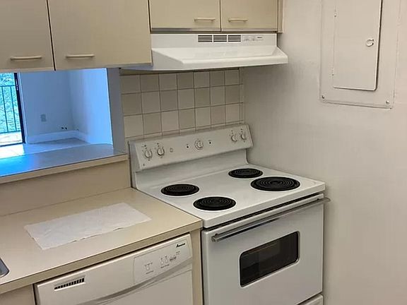 5th image of 10431 N Kendall Dr APT D412