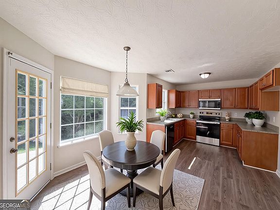 4th image of 2287 Silver Maple Cir