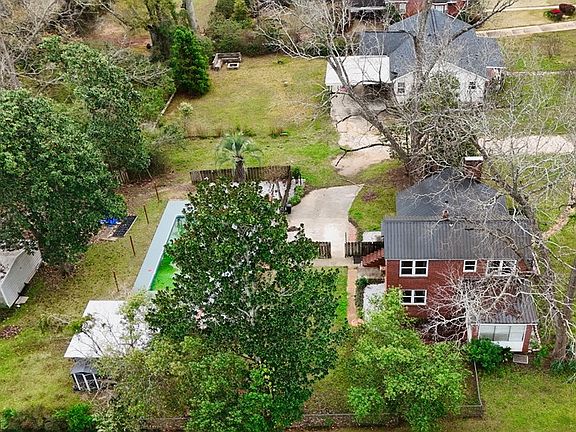 4th image of 200 Highland Dr