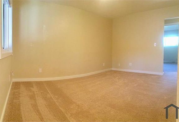 5th image of 987 Helen Ave #4