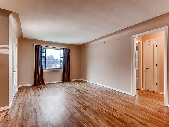 4th image of 248 S Lowell Blvd