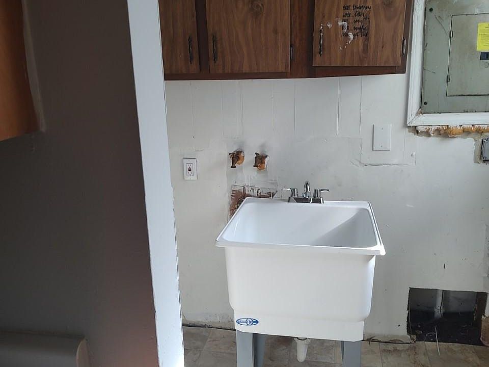 1st image of 5864 Sylvia St