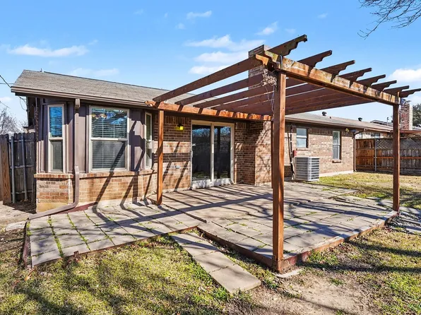 6204 Brookside Dr, Watauga, TX 76148