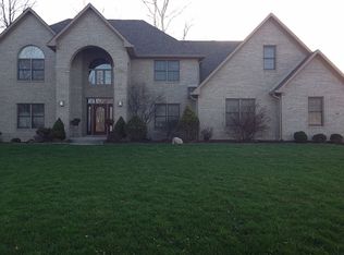 1354 S Fox Den Blvd, New Palestine, IN 46163