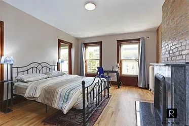 Rented by R New York