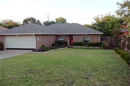 1st image of 840 Hillside Dr