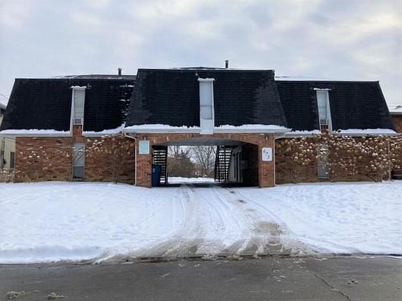 2nd image of 675 Riverview Dr