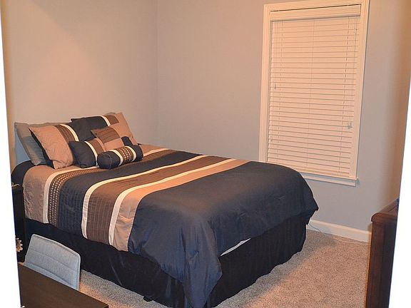 5th image of 102 Clancy Ct