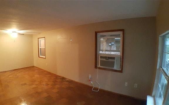 4th image of 5540 Clayton Ct
