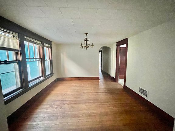 5th image of 59 Marigold Ave #2