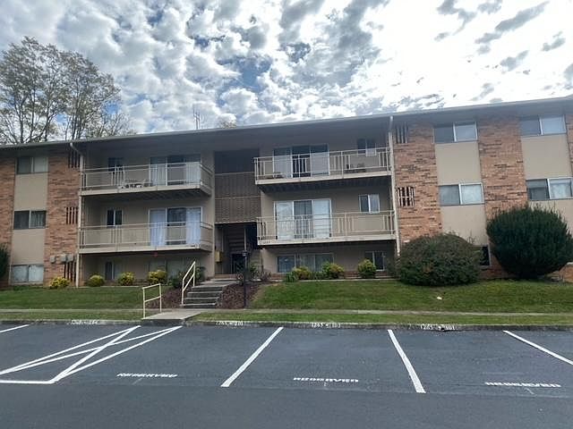1st image of 1265 Carriage Cir #204