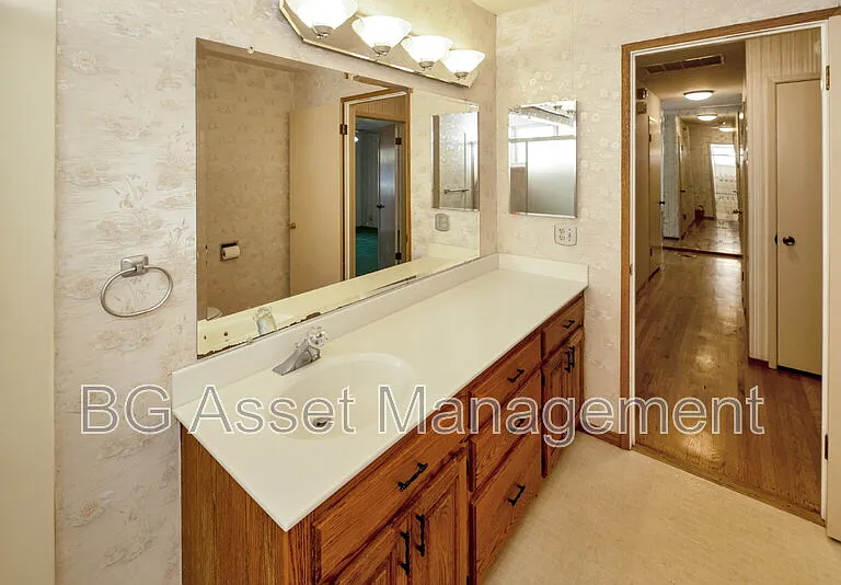 2901 Doidge Ave — Photo 26