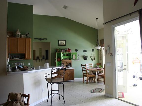 5th image of 9833 Montclair Cir