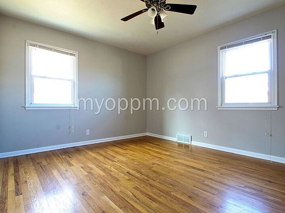 3rd image of 810 N 46th St #11