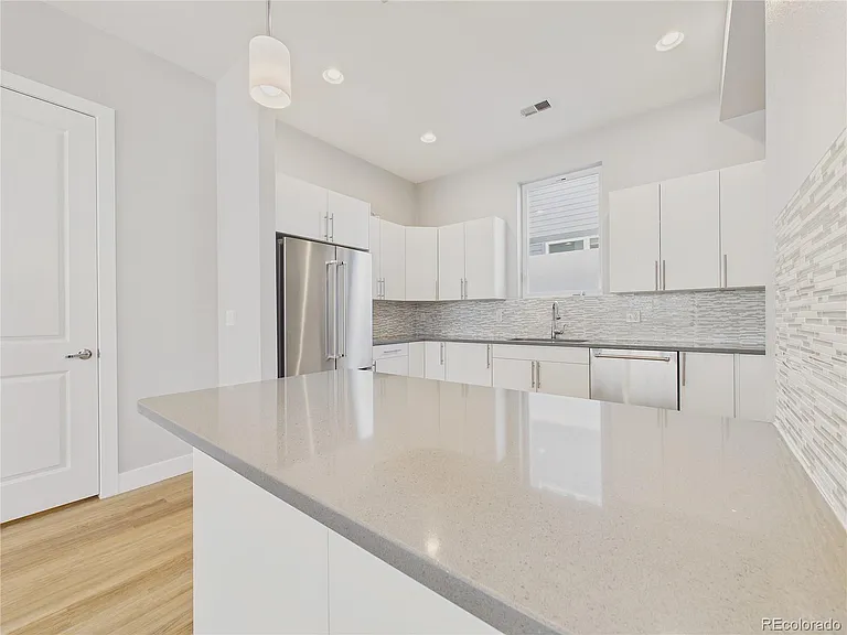 1632 Lowell Blvd #5 — Photo 19