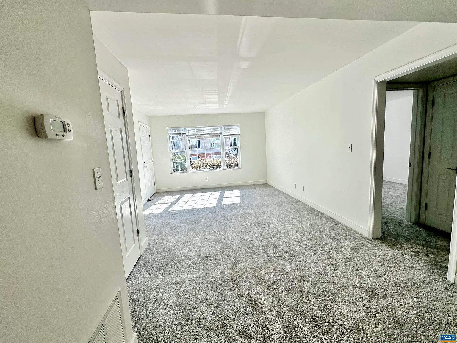 2 bed, 1.0 bath, 900 sqft, $1,425 — Photo 4