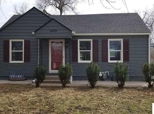 6109 Benton St, Lincoln, NE 68507