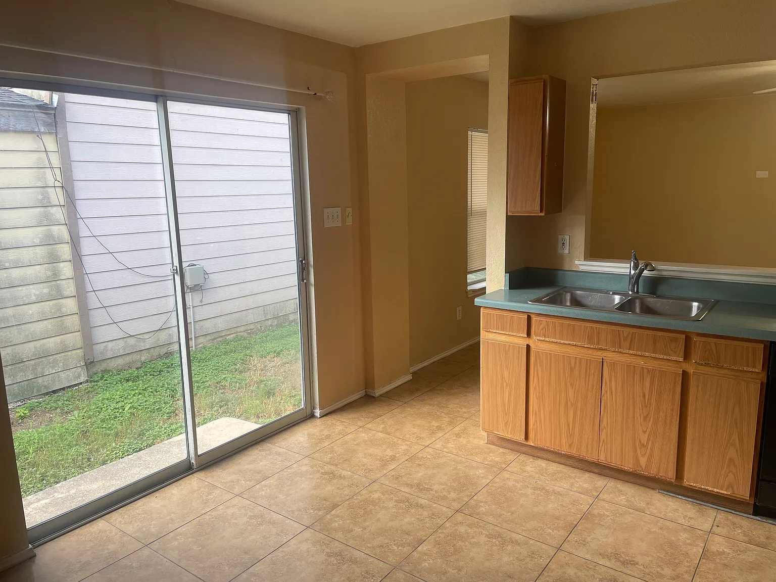 3 bed, 1097 sqft, $1,450 — Photo 3
