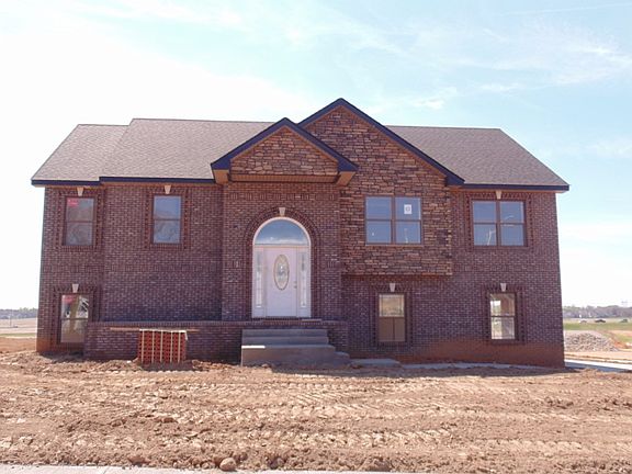 2nd image of 63 Anderson Pl
