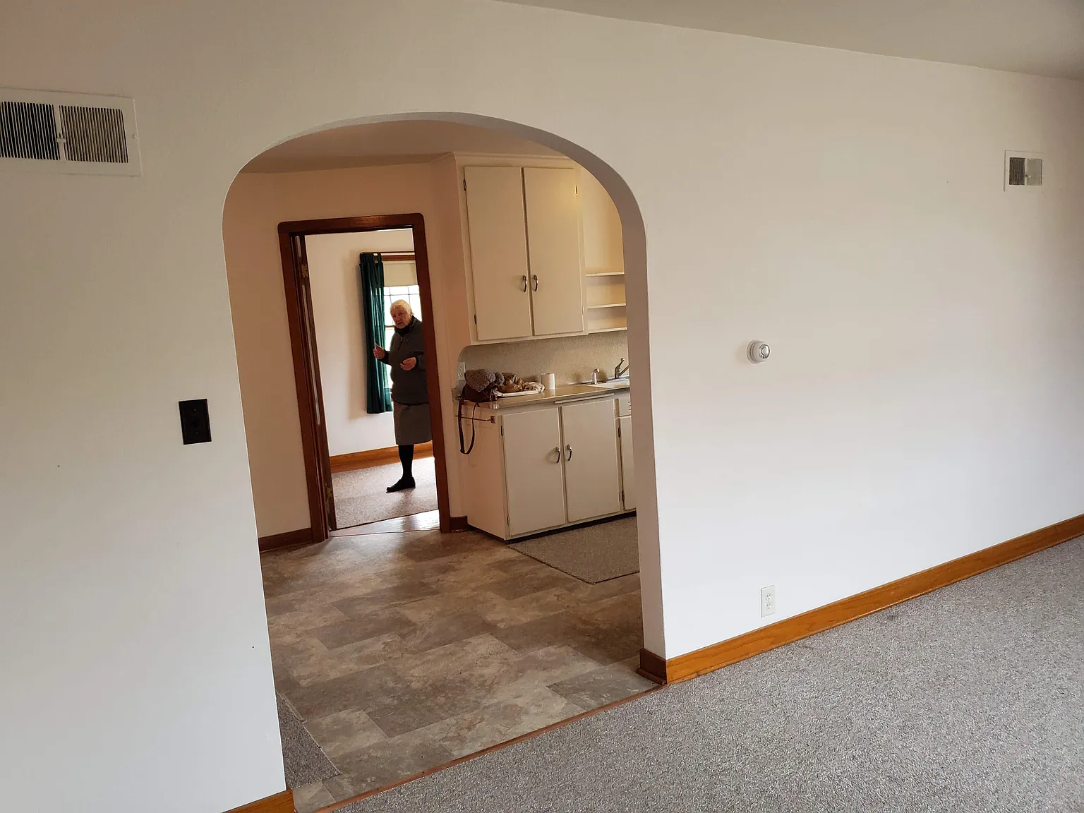 1 bed, 700 sqft, $850 — Photo 3
