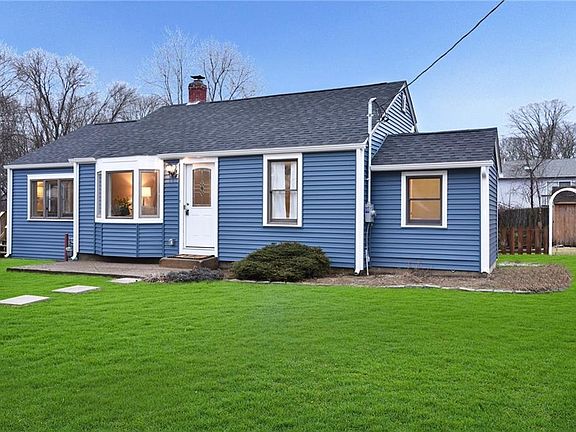 3rd image of 100 Bartlett Dr
