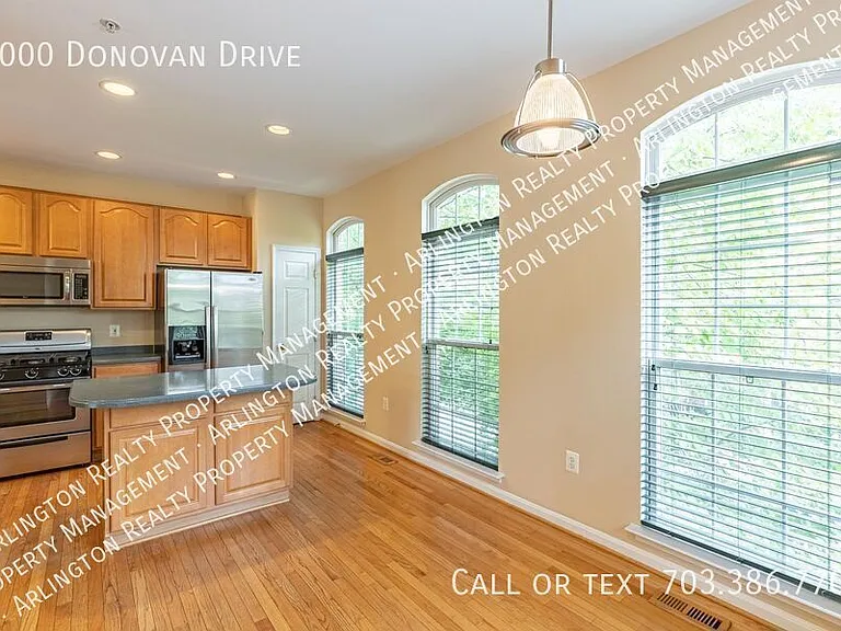 5000 Donovan Dr — Photo 4