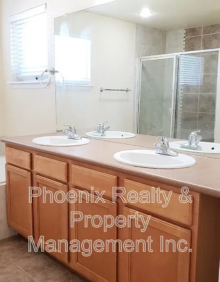 302 Saint Ida Cir — Photo 14