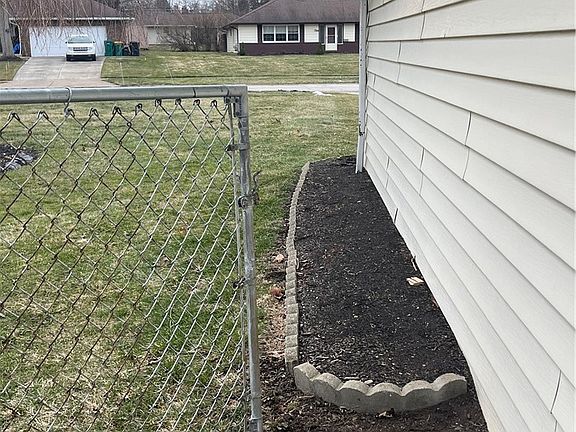 3rd image of 437 Audrey Dr