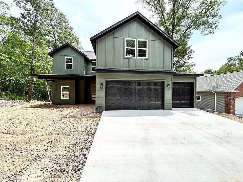 1st image of 17 York Dr