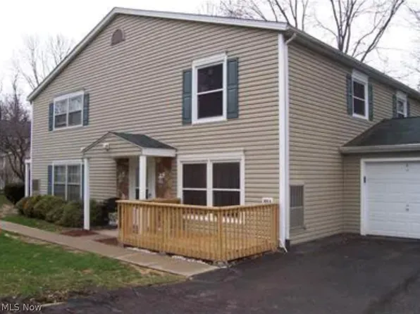 300 Canterbury Ln #A-26, Medina, OH 44256