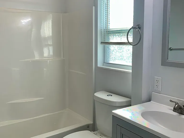 1710 Rowe Ave — Photo 22