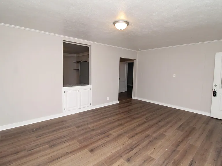 640 Highpoint Dr — Photo 9